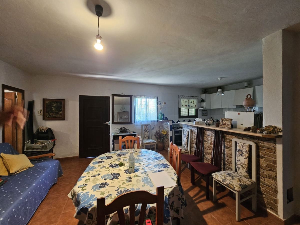 2 soveværelse Finca/Landehus til salg i Casares med swimmingpool - € 325.000 (Ref: 9606423)