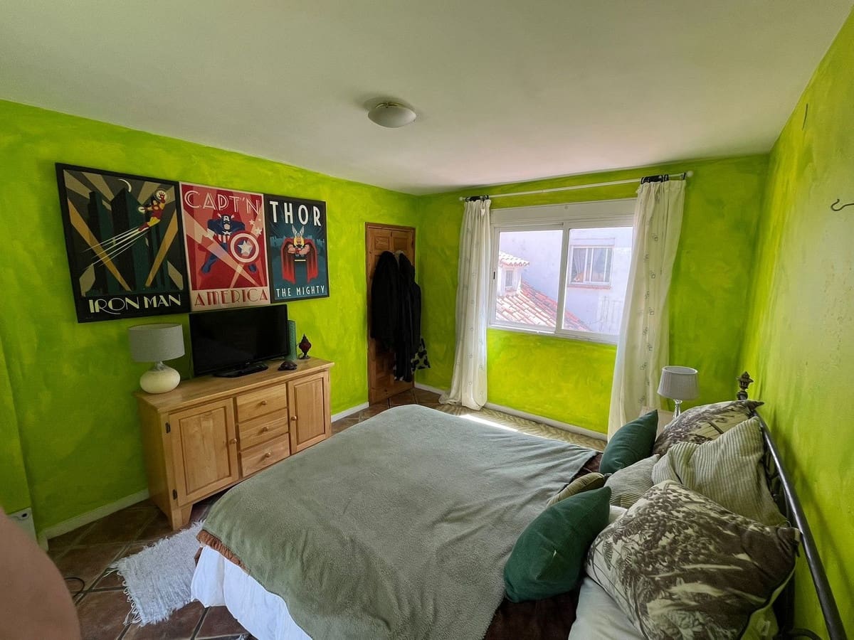 4 soverom Kjedet enebolig til salgs i Manilva - € 345 000 (Ref: 9623000)