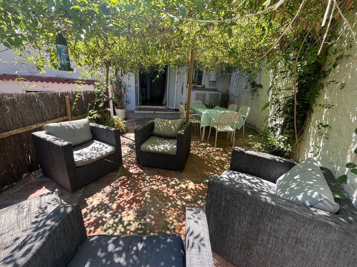 4 soverom Kjedet enebolig til salgs i Manilva - € 345 000 (Ref: 9623000)