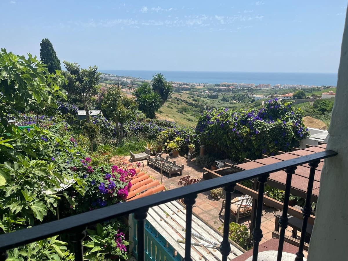 4 soverom Kjedet enebolig til salgs i Manilva - € 345 000 (Ref: 9623000)