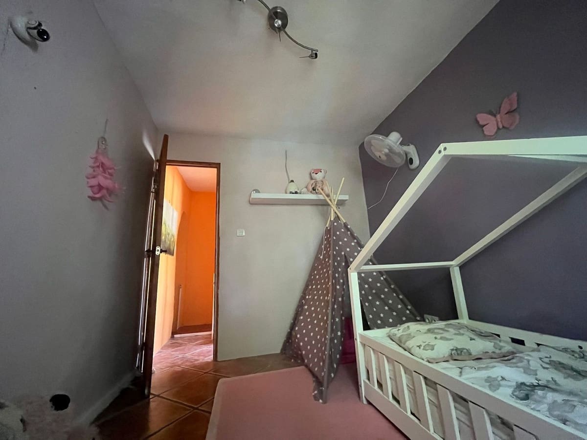 4 soverom Kjedet enebolig til salgs i Manilva - € 345 000 (Ref: 9623000)