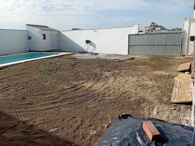4 camera da letto Villa in vendita in La Línea de la Concepción con piscina - 299.000 € (Rif: 9755094)
