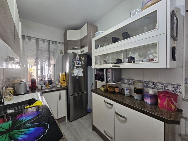 2 sovrum Hus till salu i Manilva - 170 000 € (Ref: 9772041)