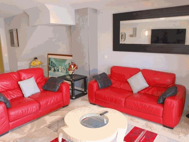 4 soverom Hus til leie i Manilva med svømmebasseng garasje - € 2 500 (Ref: 9784915)