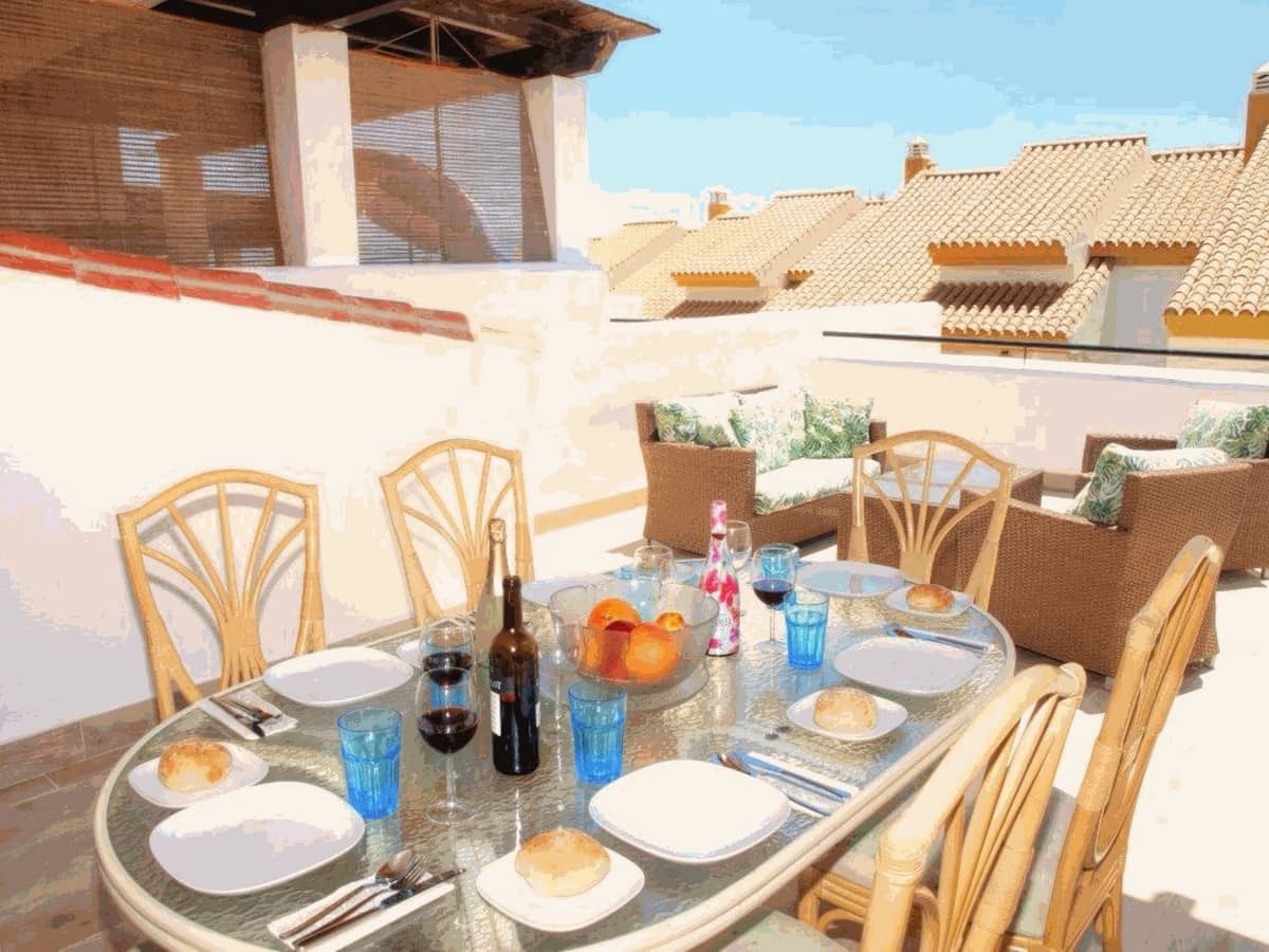 4 Zimmer Haus zu vermieten in Manilva mit Pool Garage - 2.500 € (Ref: 9784915)