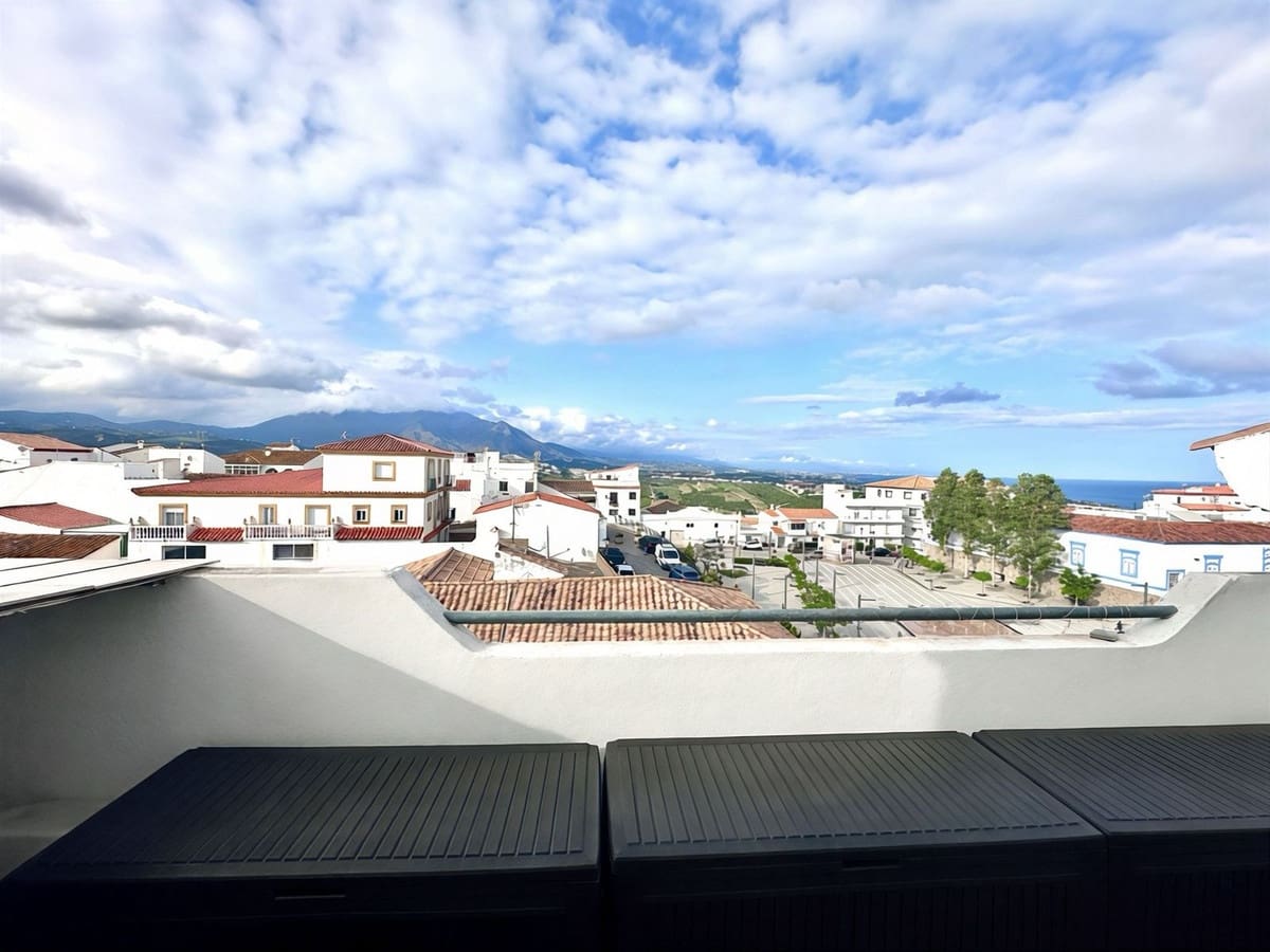 1 slaapkamer Penthouse te koop in Manilva met zwembad - € 169.000 (Ref: 9813013)