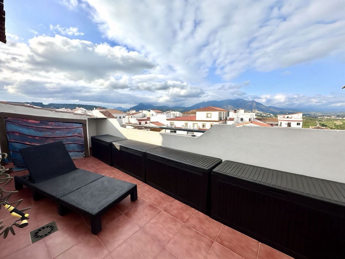 1 slaapkamer Penthouse te koop in Manilva met zwembad - € 169.000 (Ref: 9813013)
