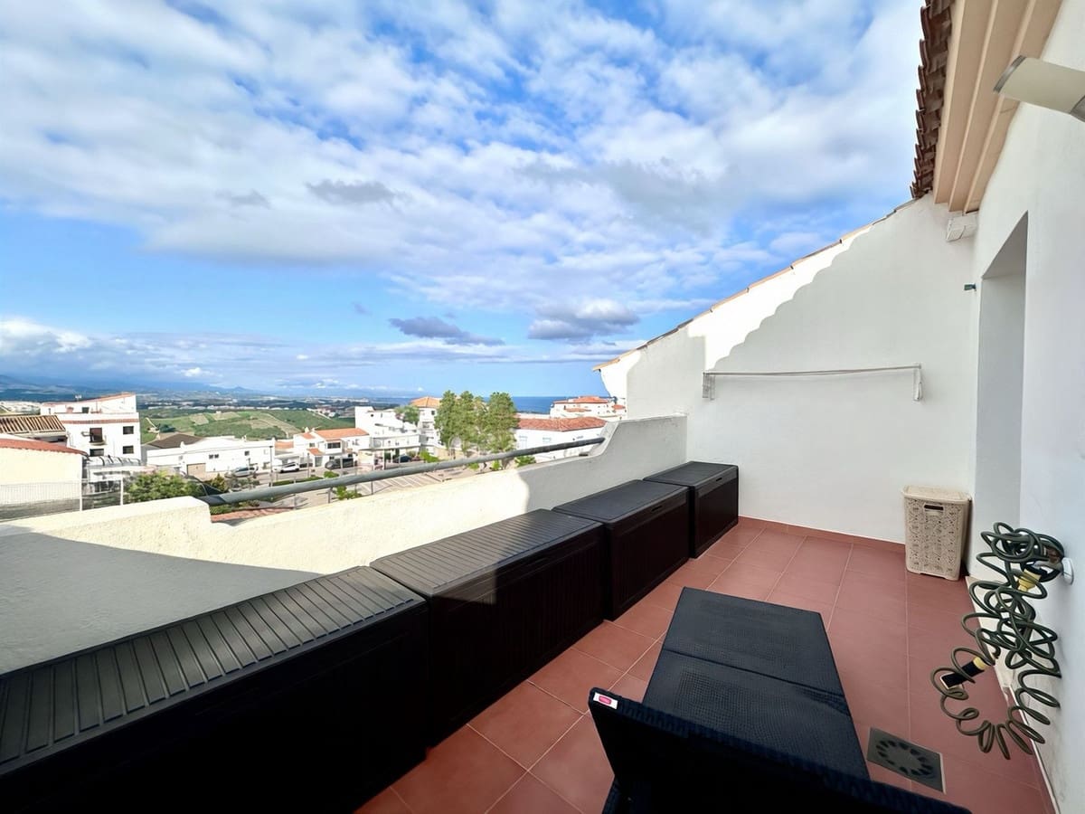 1 slaapkamer Penthouse te koop in Manilva met zwembad - € 169.000 (Ref: 9813013)