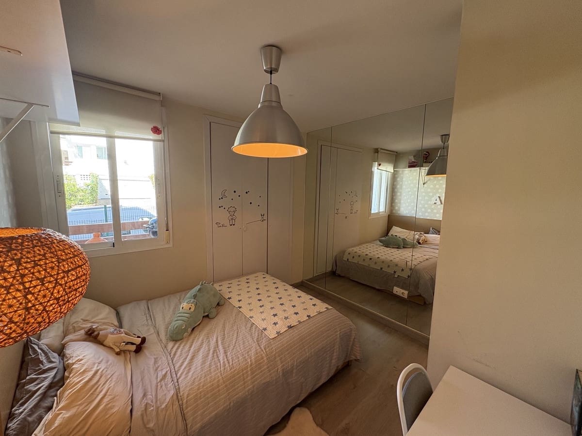 2 soveværelse Lejlighed til salg i New Golden Mile - € 349.000 (Ref: 9858290)