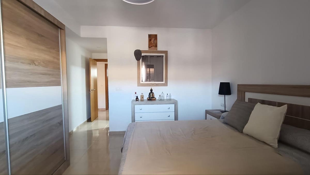 2 bedroom Apartment for sale in San Luis de Sabinillas with garage - € 255,000 (Ref: 9875538)
