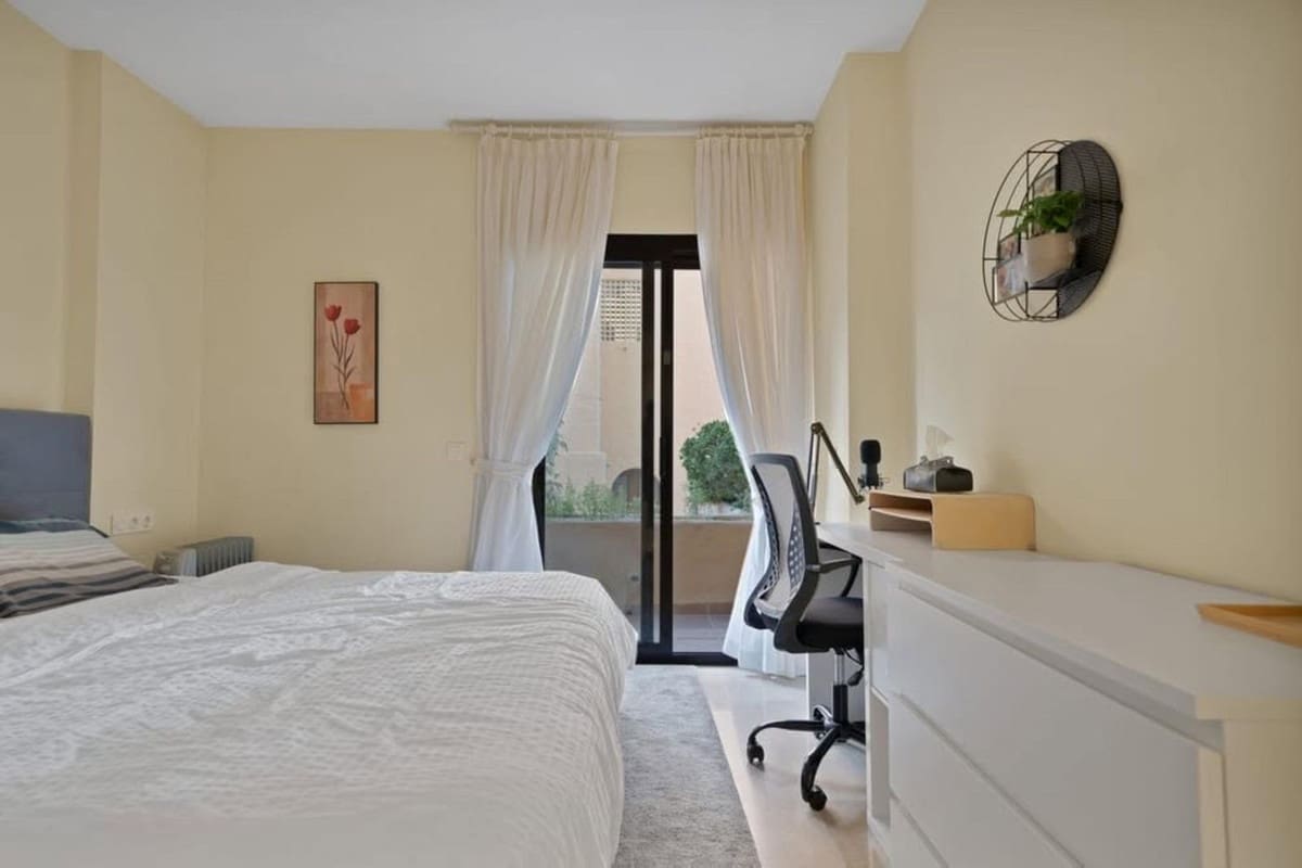 3 bedroom Apartment for sale in La Duquesa / Puerto de la Duquesa with pool garage - € 319,000 (Ref: 9929958)