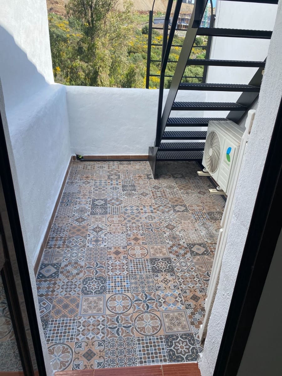 3 bedroom Townhouse for sale in Casares with pool - € 325,000 (Ref: 9939039)