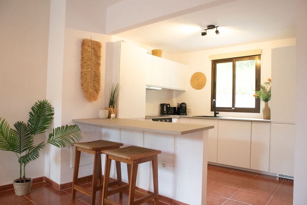 3 bedroom Townhouse for sale in Casares with pool - € 309,000 (Ref: 9939039)