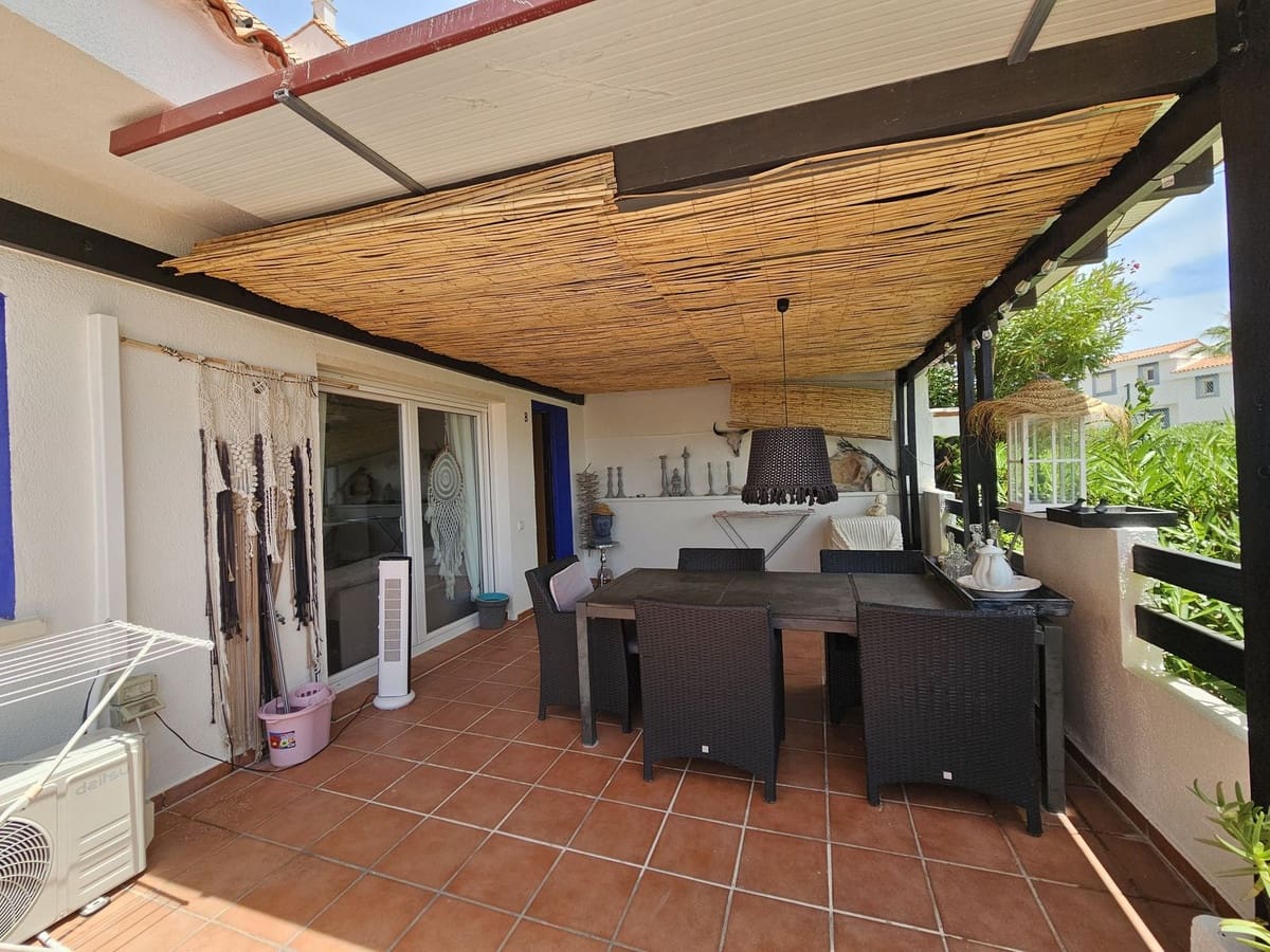 2 makuuhuone Huoneisto myytävänä paikassa Manilva - 249 000 € (Ref: 9956792)
