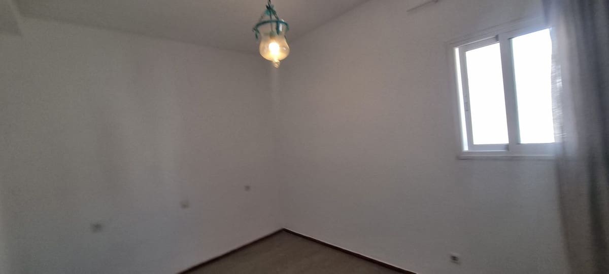 2 slaapkamer Appartement te koop in La Duquesa / Puerto de la Duquesa met zwembad - € 159.000 (Ref: 9964465)