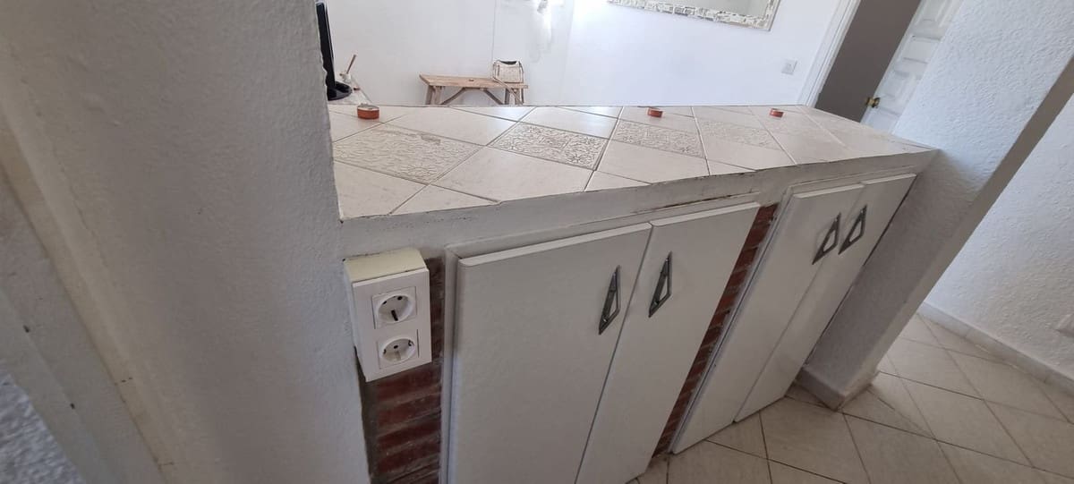 2 slaapkamer Appartement te koop in La Duquesa / Puerto de la Duquesa met zwembad - € 159.000 (Ref: 9964465)