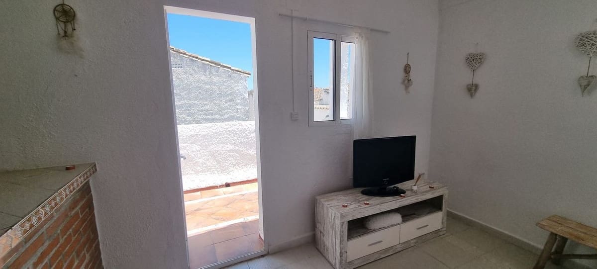 2 slaapkamer Appartement te koop in La Duquesa / Puerto de la Duquesa met zwembad - € 159.000 (Ref: 9964465)