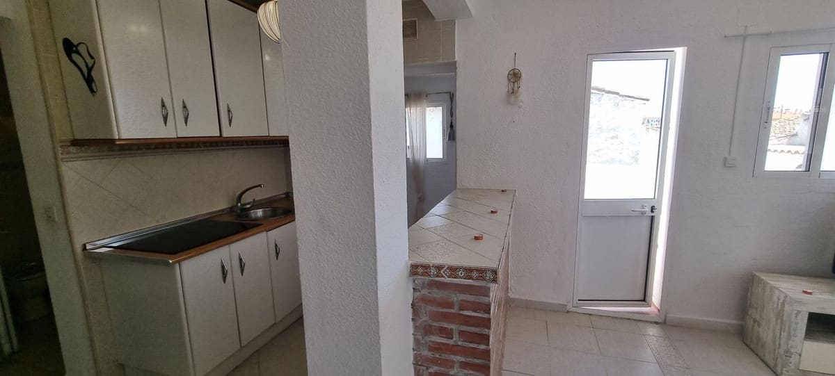 2 slaapkamer Appartement te koop in La Duquesa / Puerto de la Duquesa met zwembad - € 159.000 (Ref: 9964465)