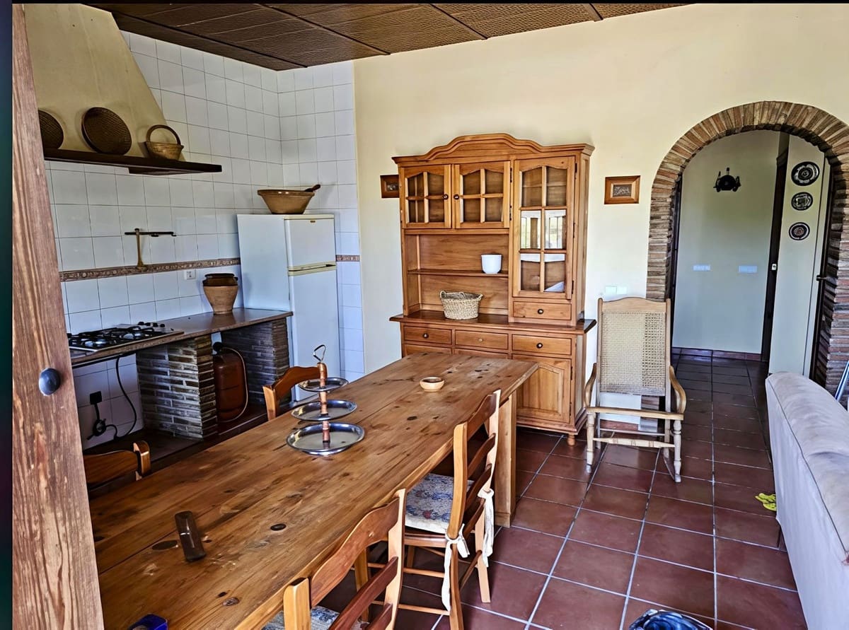 3 sovrum Finca/Hus på landet till salu i Estepona med garage - 370 000 € (Ref: 9967066)