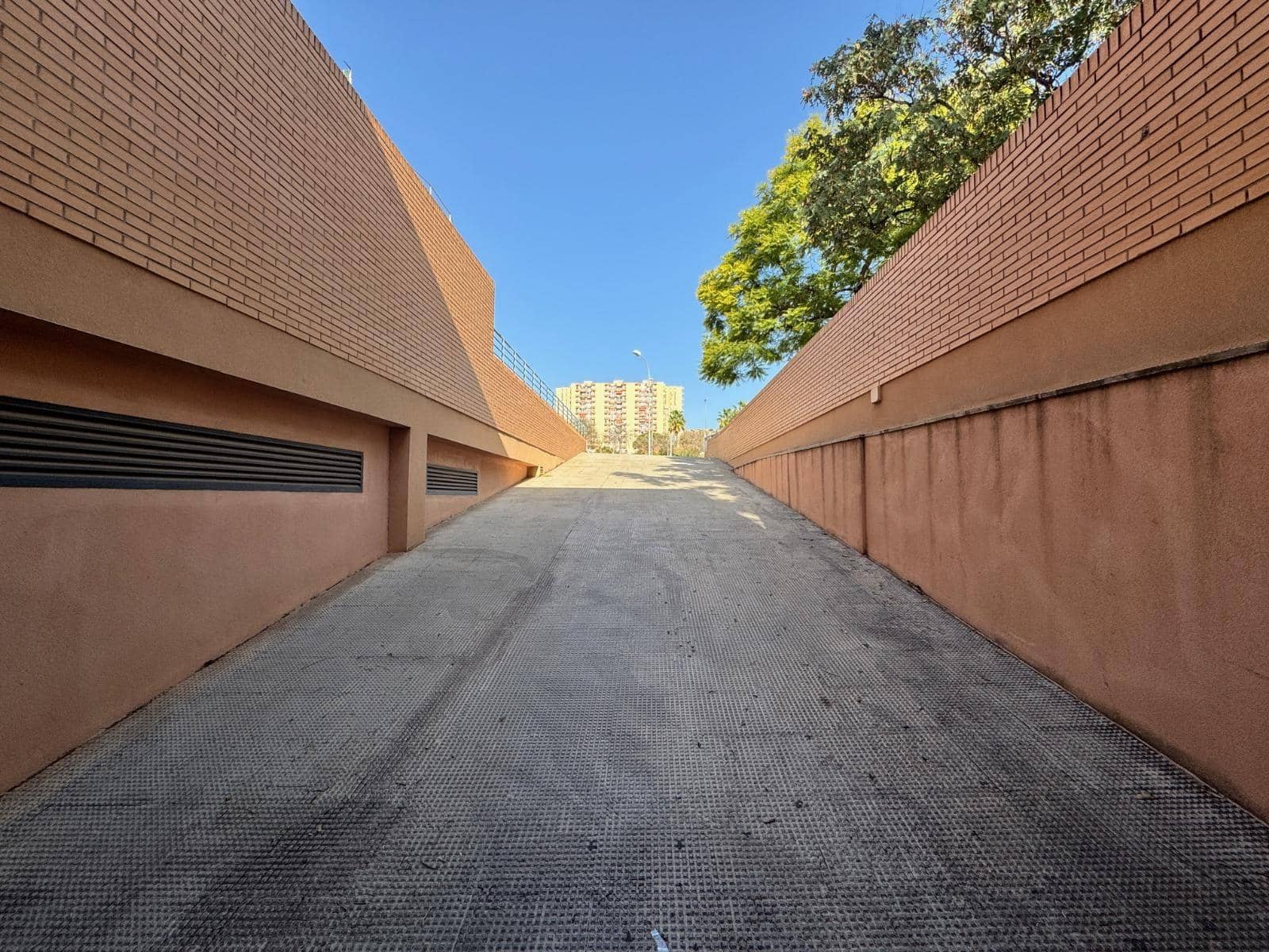 Garage till salu i Alicante stad - 12 900 € (Ref: 10030769)