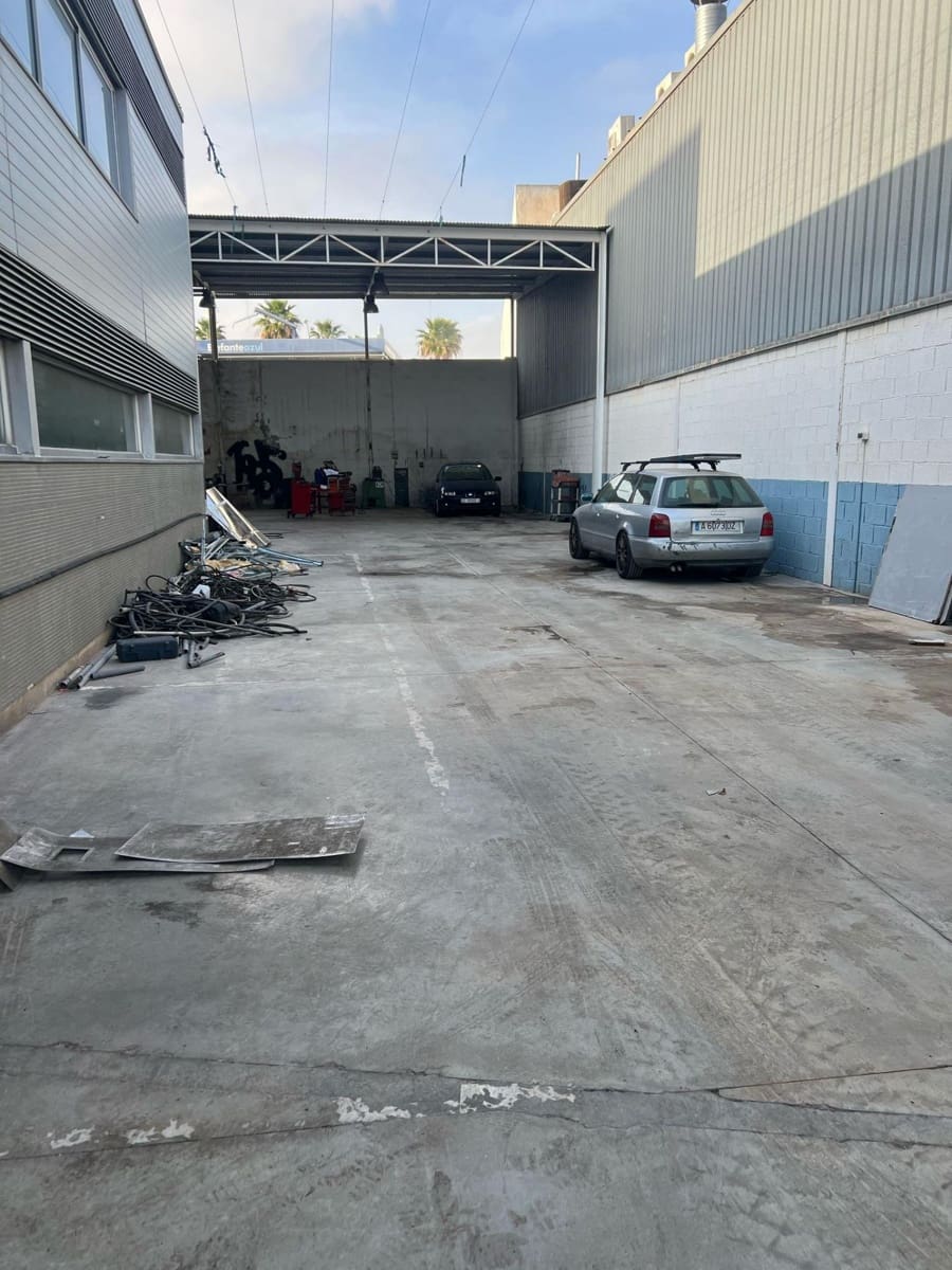 Bedrift til salgs i Alicante by med garasje - € 1 400 000 (Ref: 10030771)