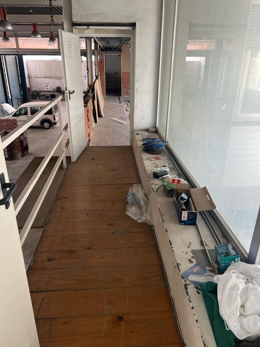 Bedrift til salgs i Alicante by med garasje - € 1 400 000 (Ref: 10030771)