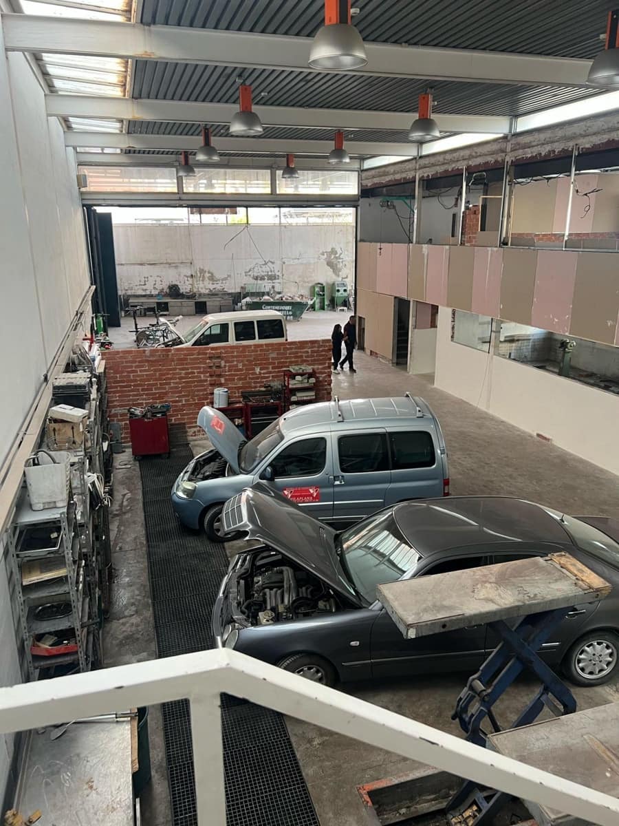 Bedrift til salgs i Alicante by med garasje - € 1 400 000 (Ref: 10030771)