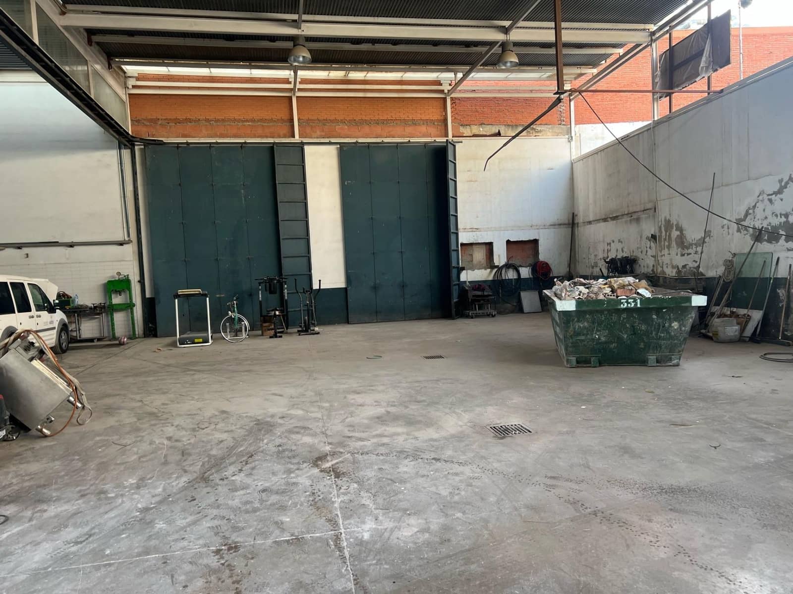 Bedrift til salgs i Alicante by med garasje - € 1 400 000 (Ref: 10030771)