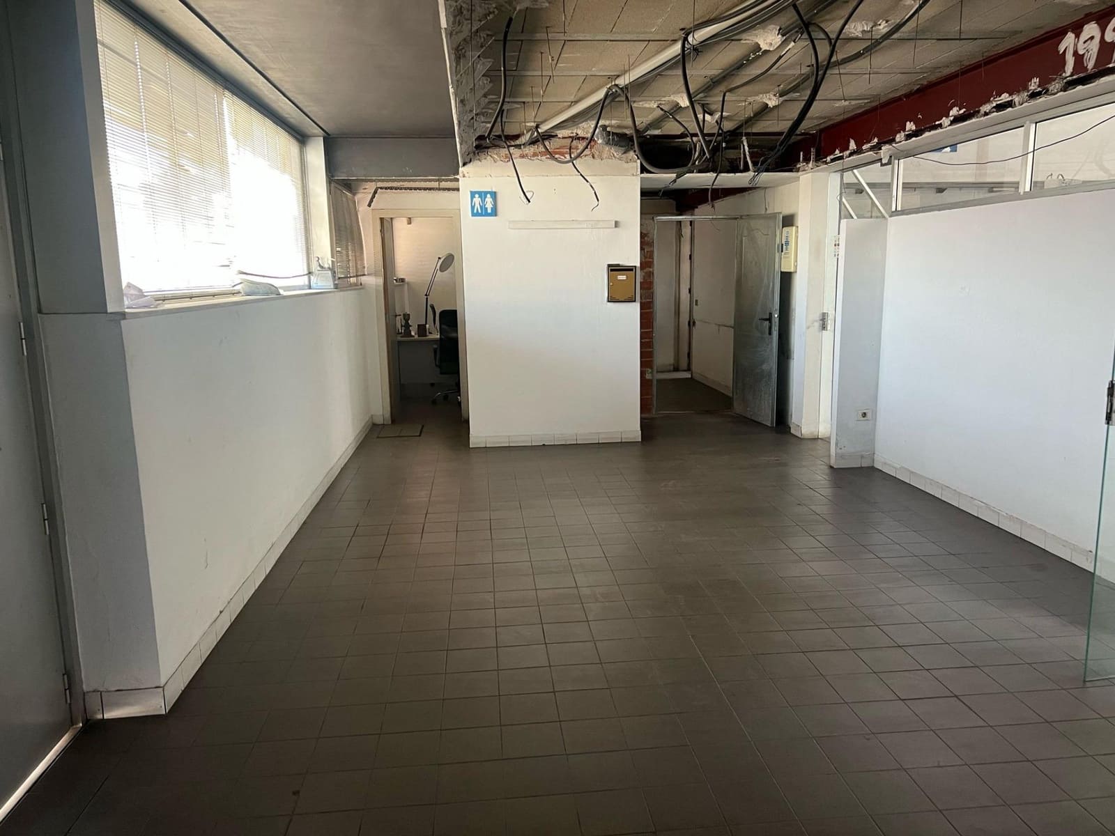 Bedrift til salgs i Alicante by med garasje - € 1 400 000 (Ref: 10030771)