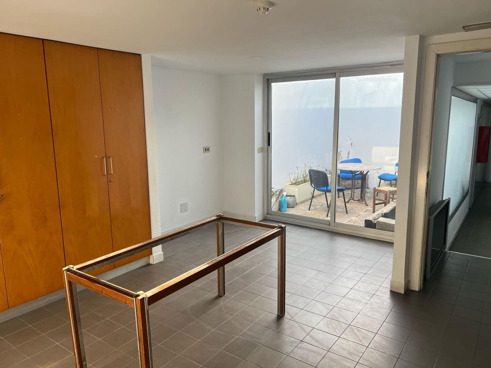 Bedrift til salgs i Alicante by med garasje - € 1 400 000 (Ref: 10030771)