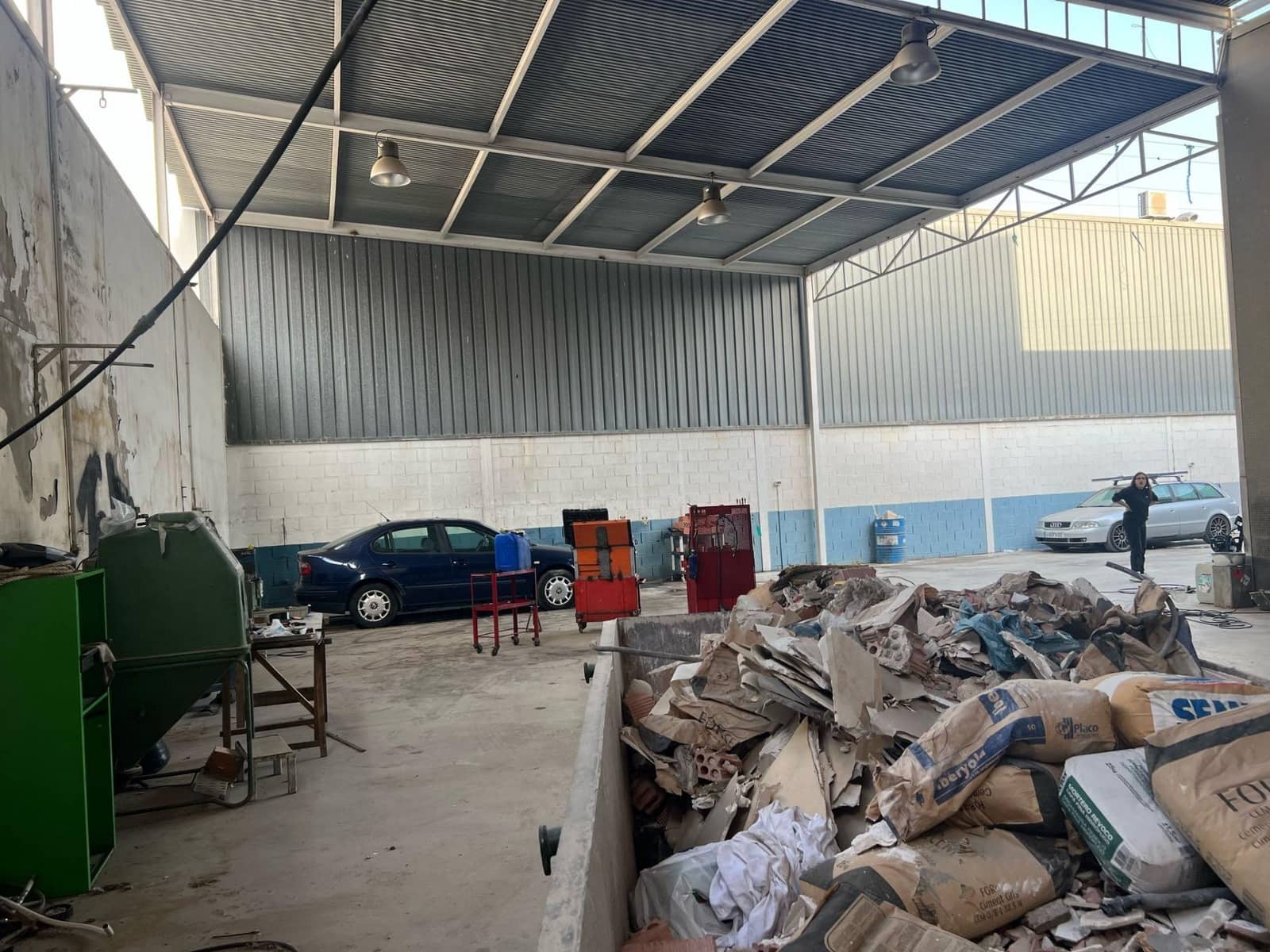 Bedrift til salgs i Alicante by med garasje - € 1 400 000 (Ref: 10030771)