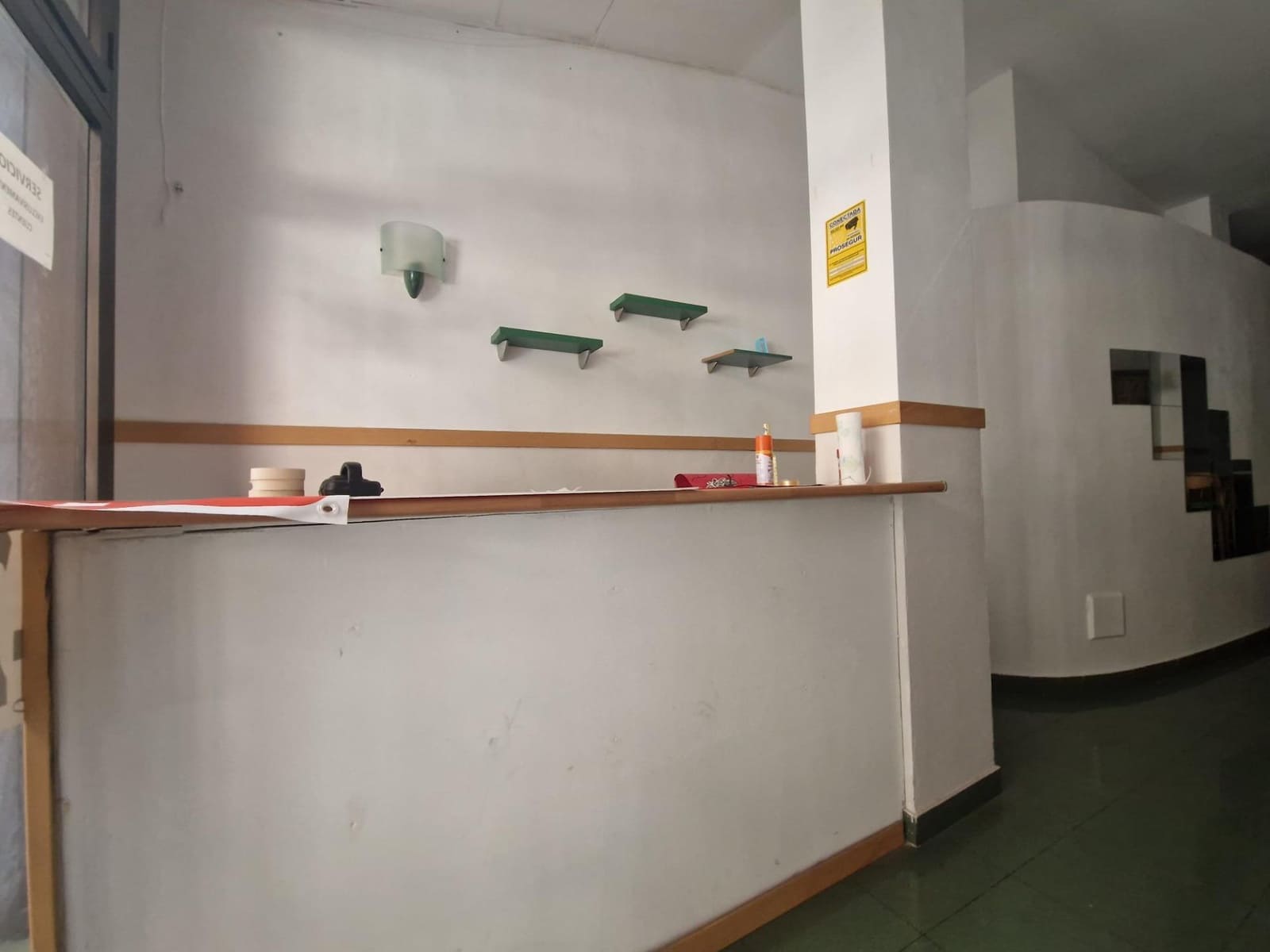 Commercial for sale in Alicante / Alacant city - € 156,000 (Ref: 10030773)