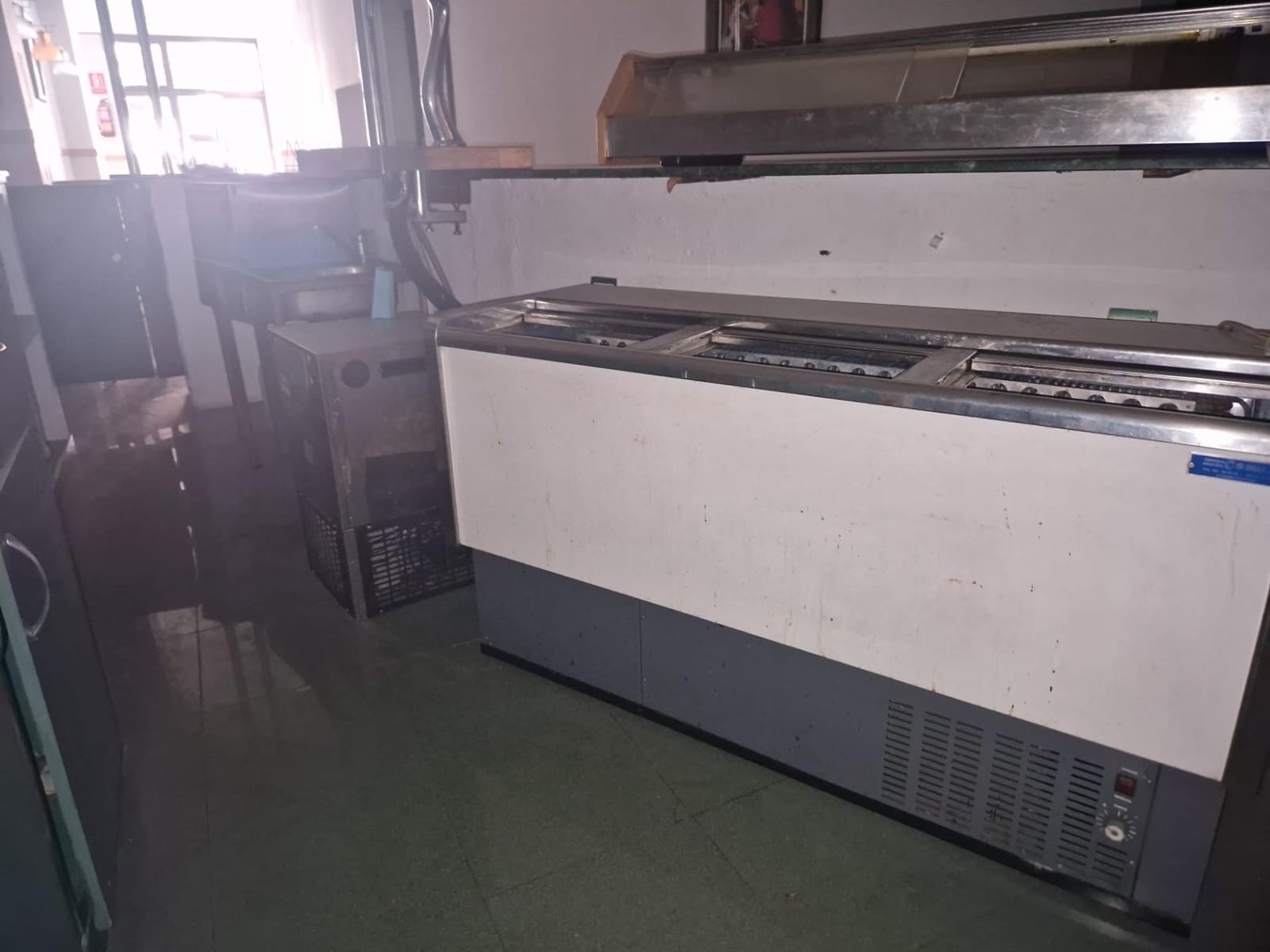 Commercial for sale in Alicante / Alacant city - € 156,000 (Ref: 10030773)