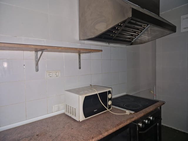 Commercial for sale in Alicante / Alacant city - € 156,000 (Ref: 10030773)