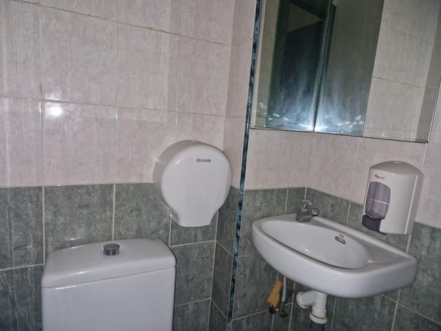 Commercial for sale in Alicante / Alacant city - € 156,000 (Ref: 10030773)