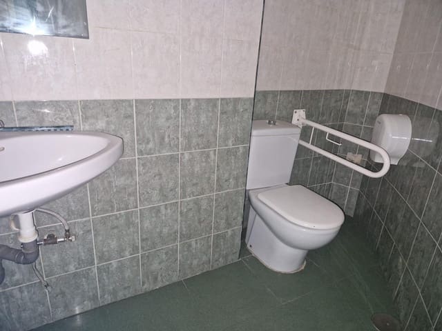 Commercial for sale in Alicante / Alacant city - € 156,000 (Ref: 10030773)