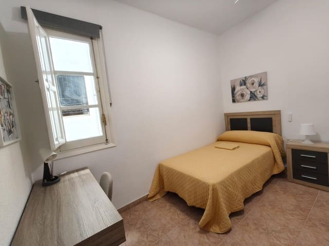 4 makuuhuone Huoneisto vuokrattavana paikassa Alicante kaupunki - 375 € (Ref: 10030774)