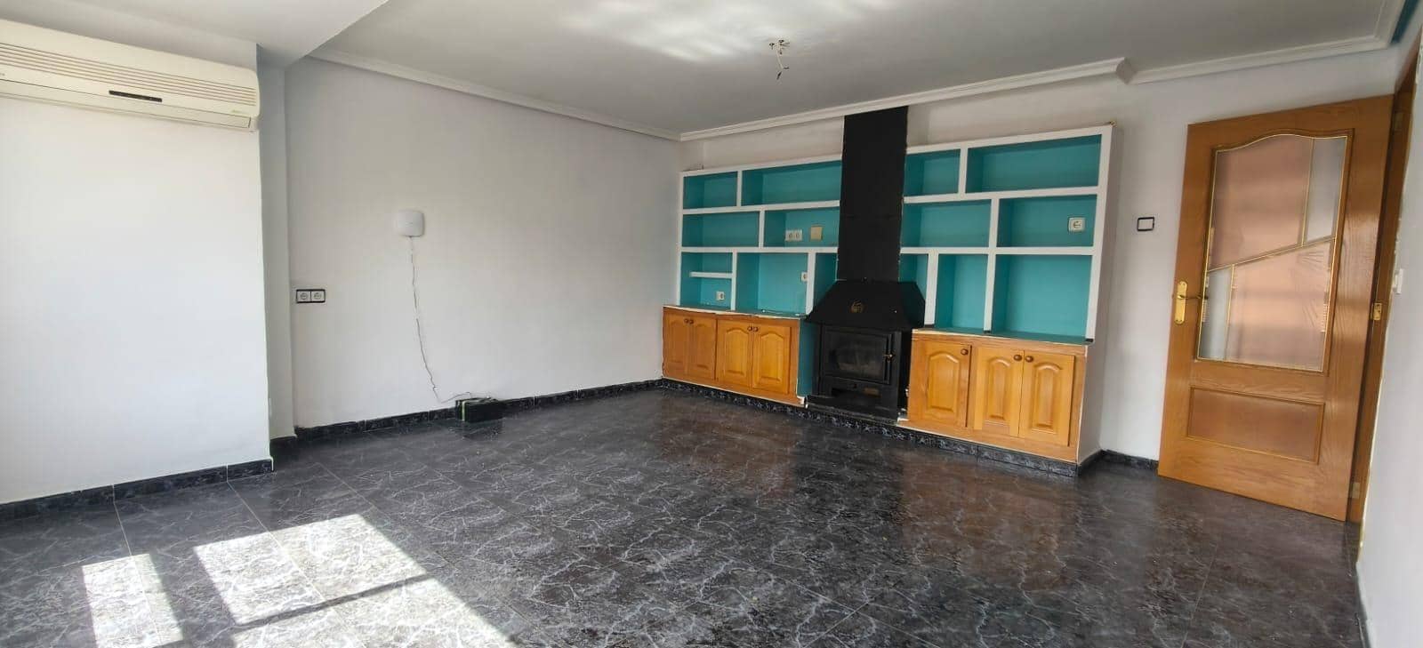 3 bedroom Flat for sale in Alcoy / Alcoi - € 110,000 (Ref: 10030779)