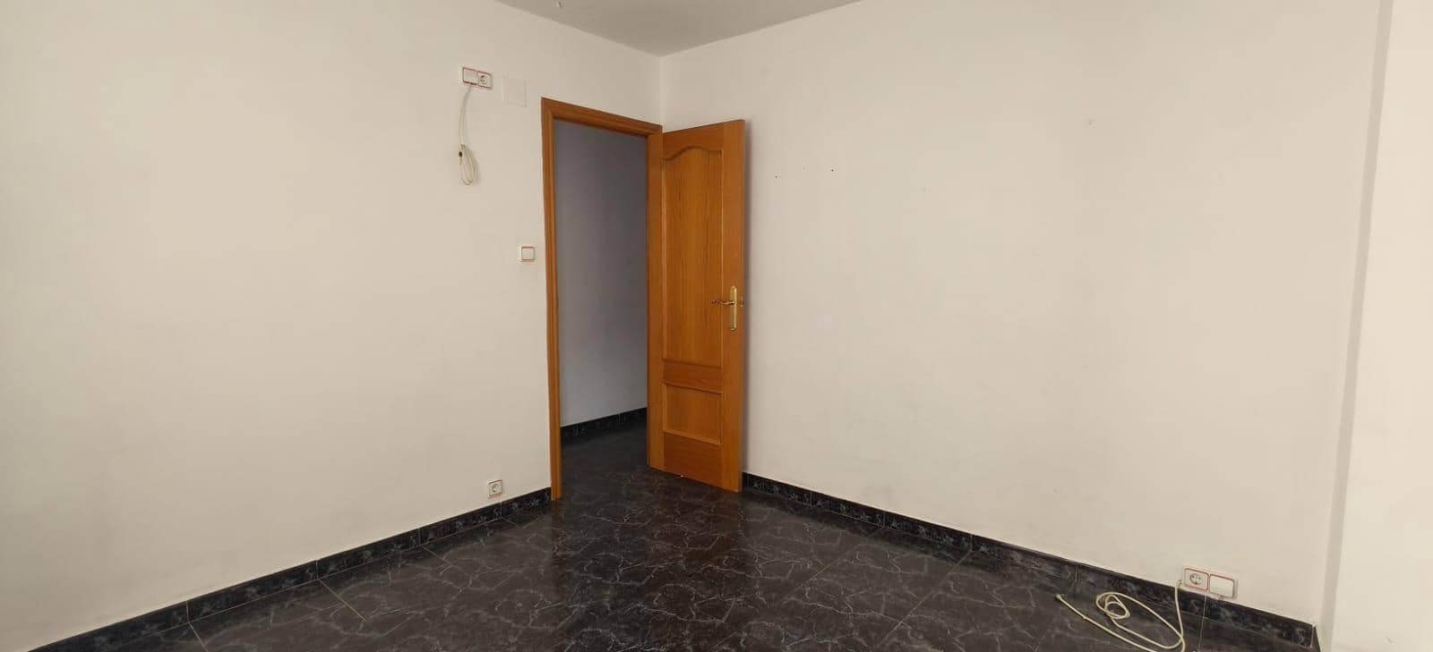 3 bedroom Flat for sale in Alcoy / Alcoi - € 110,000 (Ref: 10030779)