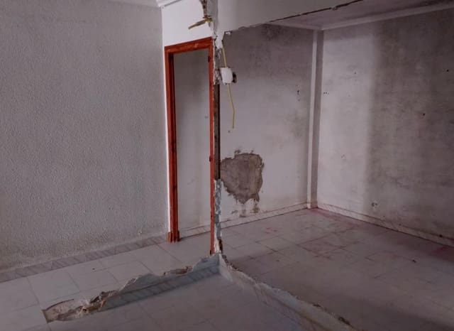 Piso de 2 habitaciones en Elda en venta - 46.000 € (Ref: 10030783)