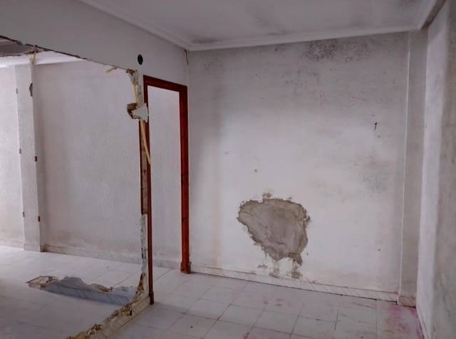 Piso de 2 habitaciones en Elda en venta - 46.000 € (Ref: 10030783)