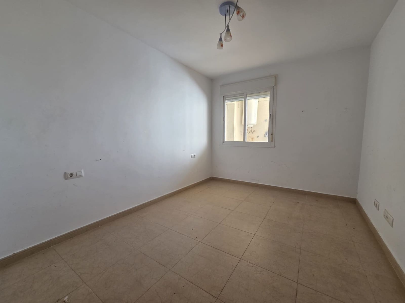 4 sypialnia Mieszkanie na sprzedaż w Ondara - 149 000 € (Ref: 10030785)