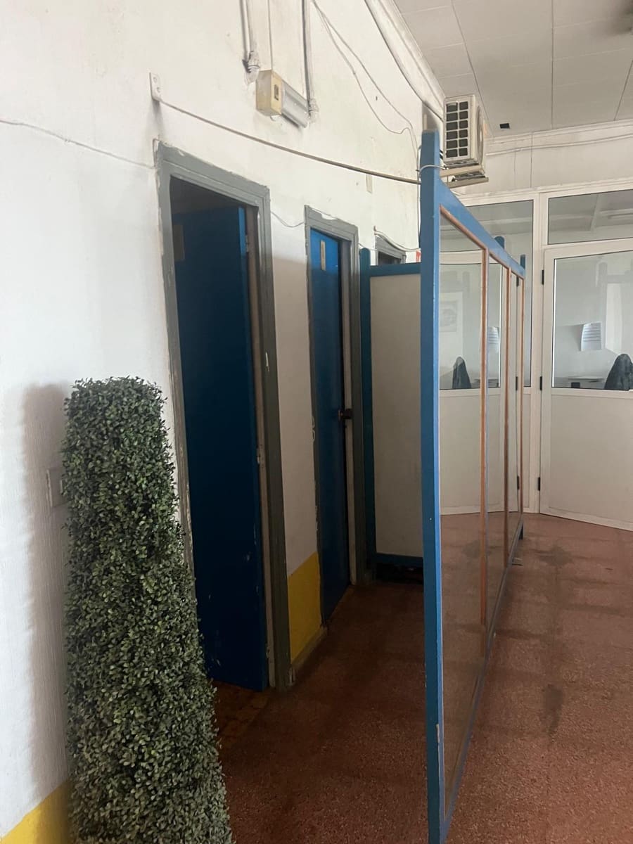 Commercial for sale in El Campello with garage - € 650,000 (Ref: 10030788)