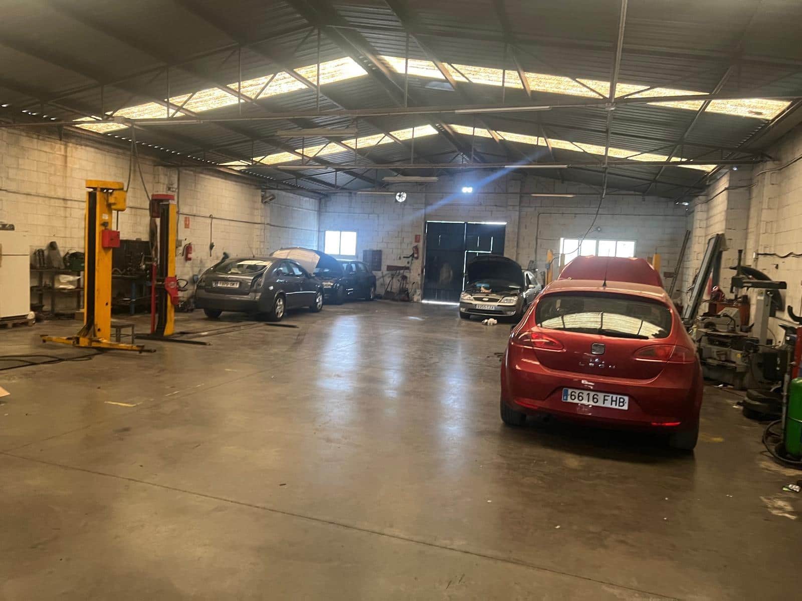 Commercial for sale in El Campello with garage - € 650,000 (Ref: 10030788)