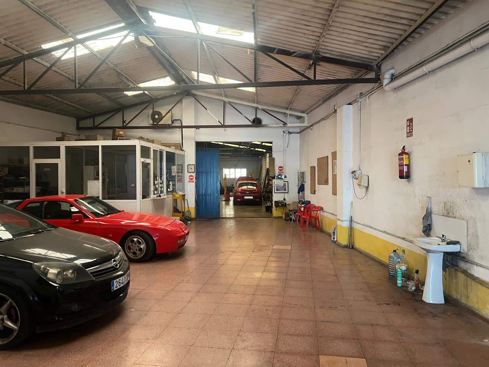 Commercial for sale in El Campello with garage - € 650,000 (Ref: 10030788)