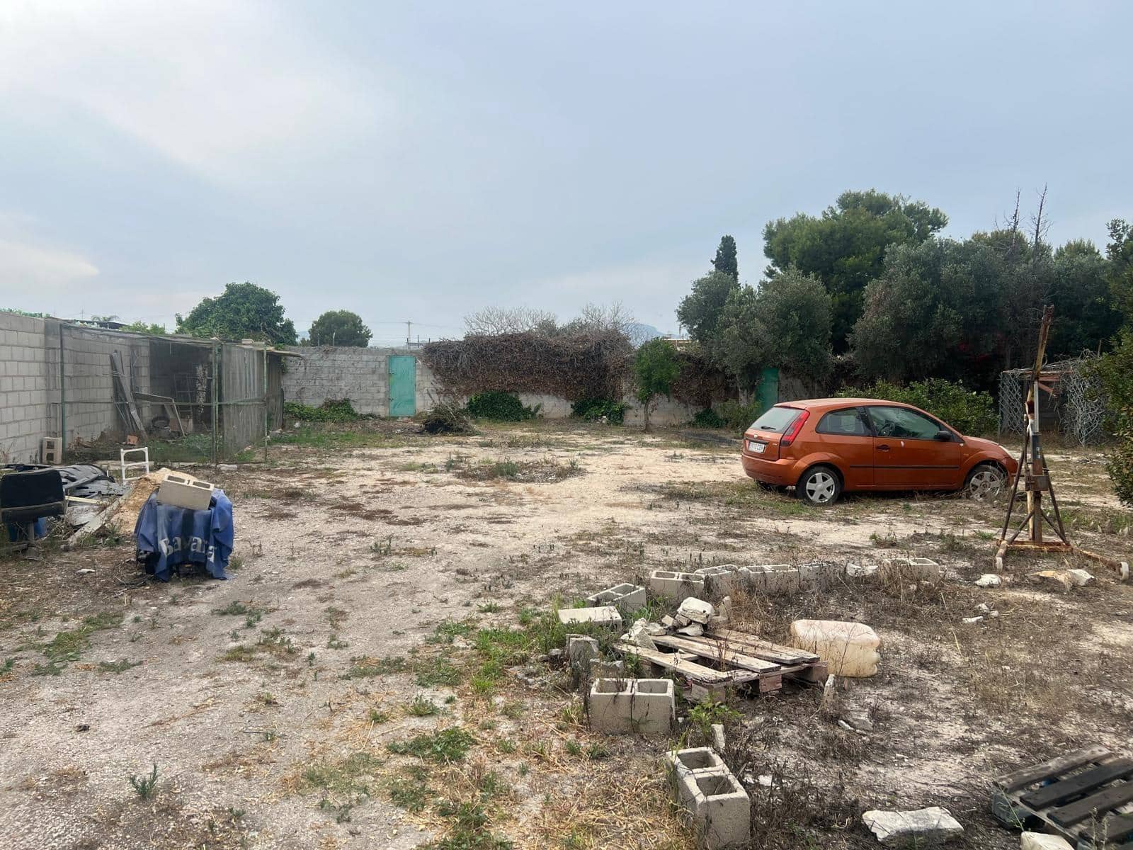 Commercial for sale in El Campello with garage - € 650,000 (Ref: 10030788)