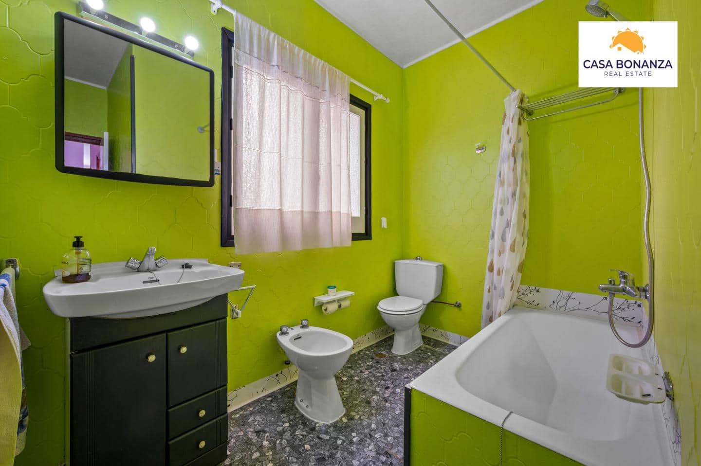 Chalet de 4 habitaciones en Jete en venta - 205.000 € (Ref: 10050465)