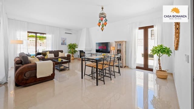 2 Zimmer Villa zu verkaufen in Almuñécar mit Pool Garage - 695.000 € (Ref: 10101303)