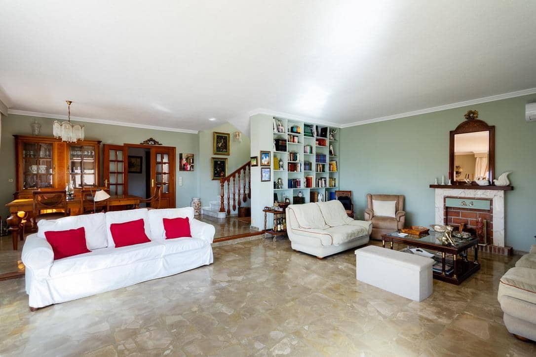 4 Zimmer Villa zu verkaufen in Almunecar mit Pool Garage - 795.000 € (Ref: 10183270)