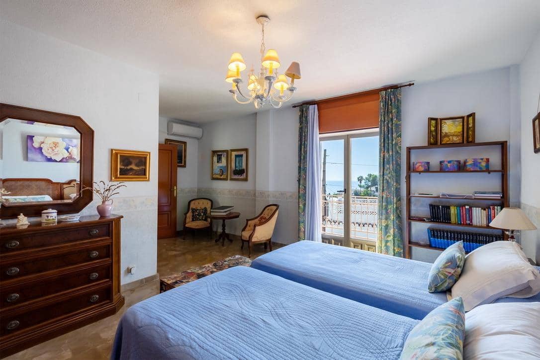 4 Zimmer Villa zu verkaufen in Almunecar mit Pool Garage - 795.000 € (Ref: 10183270)